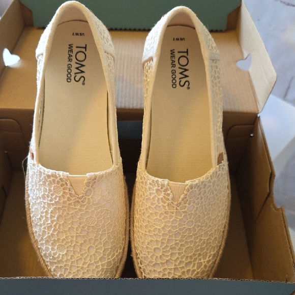 TOMS Cream Crochet Platform Espadrille Slip-On Shoes - Picture 8 of 10